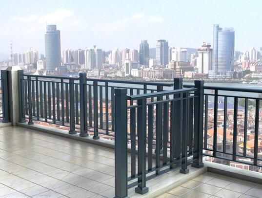 安裝陽臺(tái)欄桿的安全須知